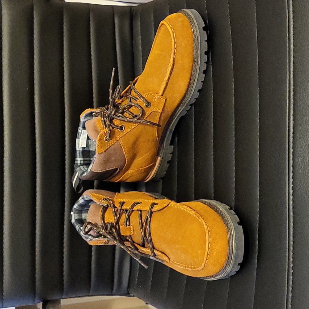 TOMS Boots